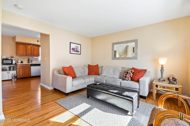 Building Photo - 1001 Central Ave