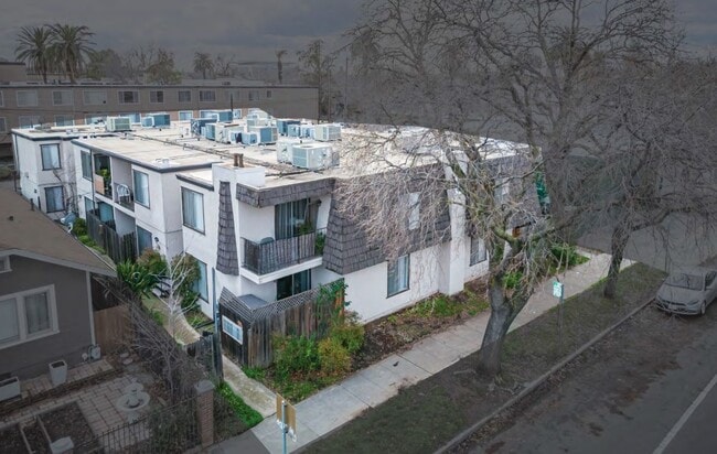 Building Photo - Midtown Breeze