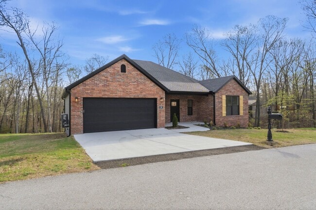 Photo - 98 Selkirk Dr