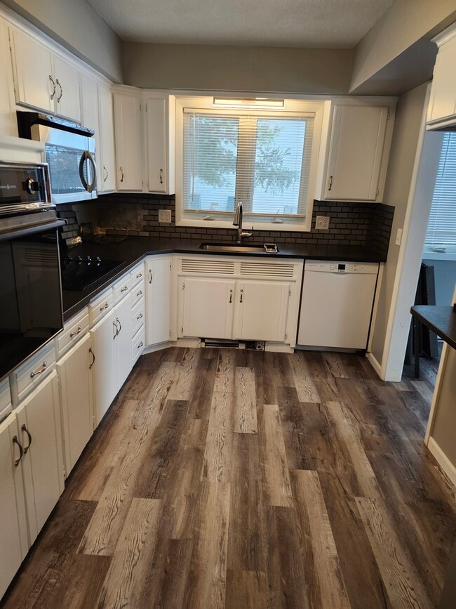 Photo - 26785 Fremont Dr