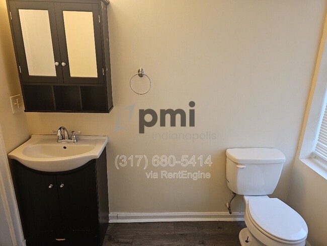 Photo - 1 W 28th St Unidad 405