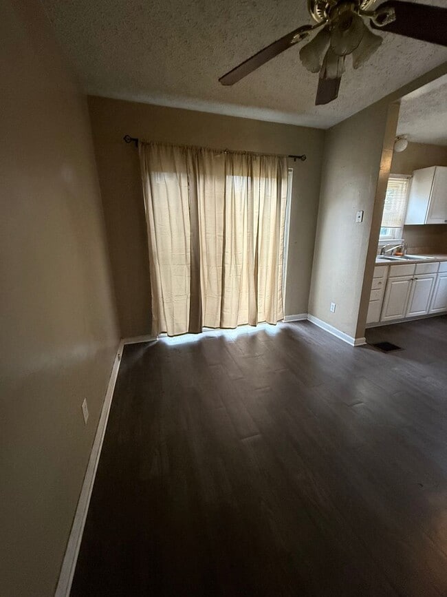 Photo - 3 bedroom 1 bath $1500