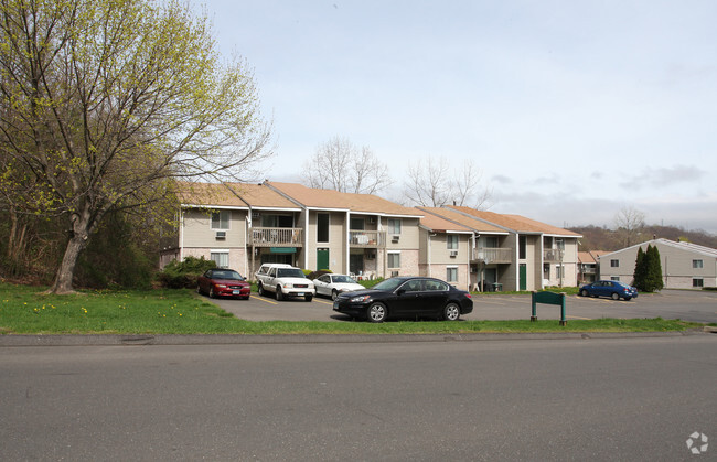 Building Photo - Greenbriar Hills Apartments