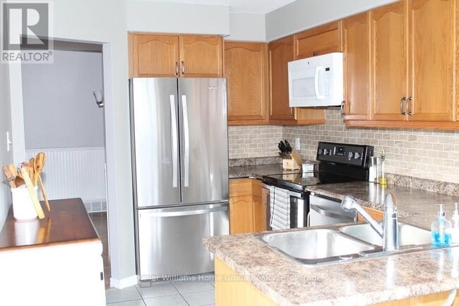 Photo - 218 Silurian Dr