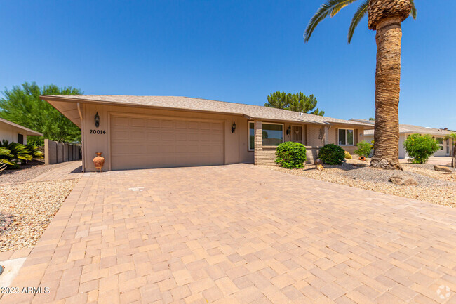 Building Photo - 20014 N Palo Verde Dr Rental