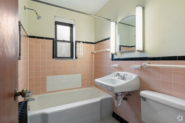 Unit 12B - Bathroom