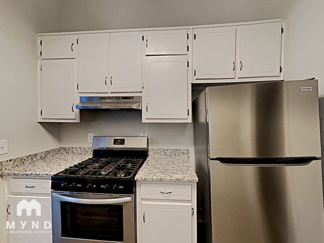 Photo - 1427 Hillside Pl SE