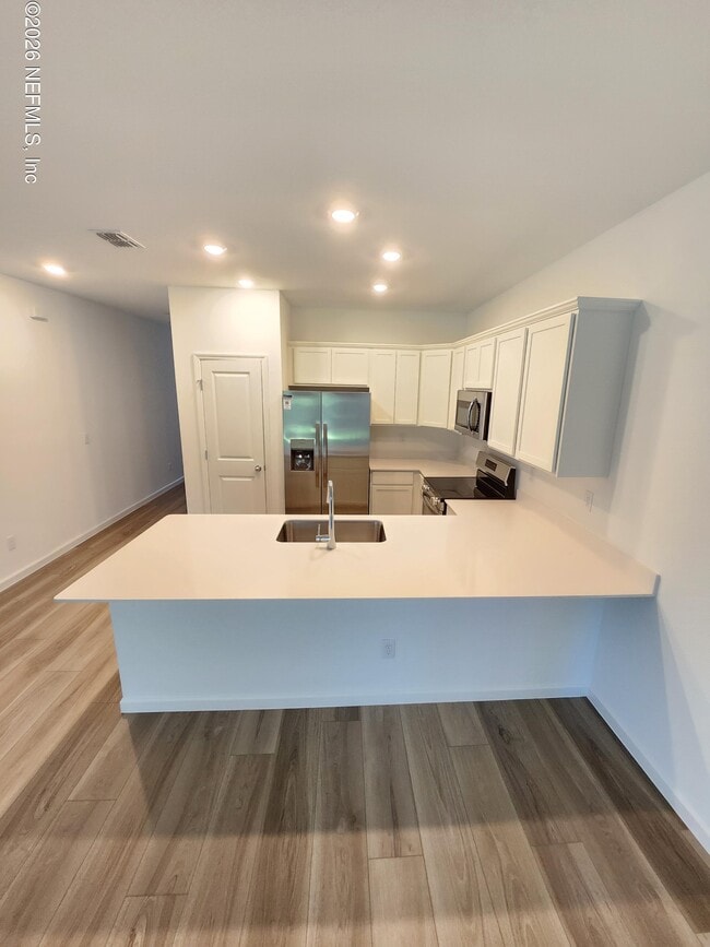 Building Photo - 669 Holly Lks Dr