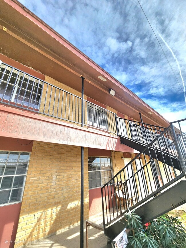 Photo - 1001 Reynolds St Unit 8