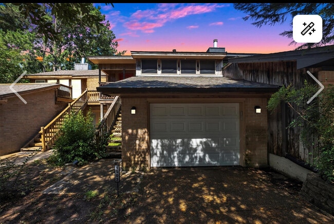 Photo - 1503 Wimbledon Dr House