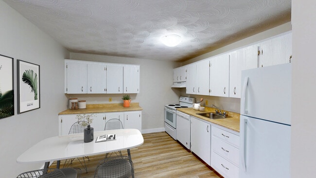 Building Photo - 21 Connaught Avenue