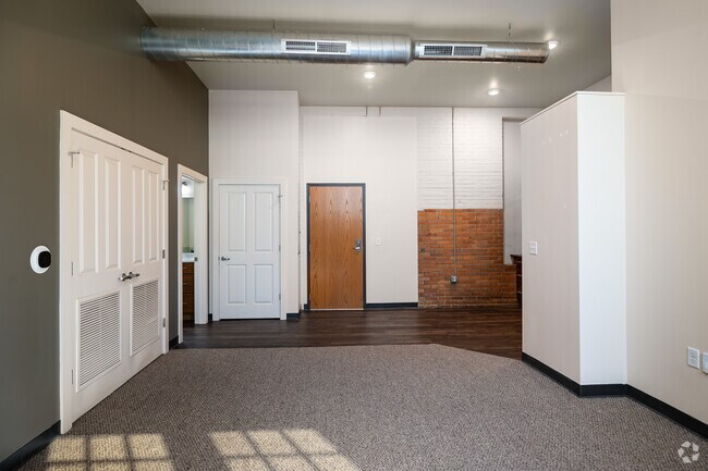 1BR, 1BA - 1,159SF - Living room