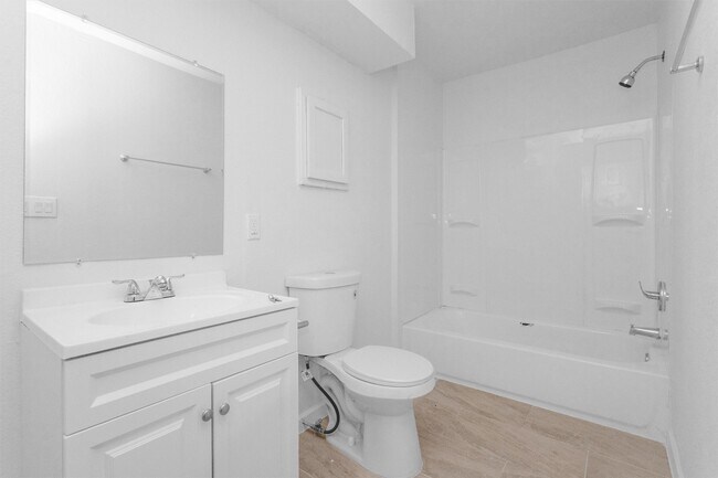 Photo - 16016 Green Manor Dr Unit D