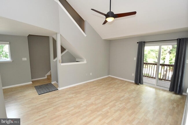 Photo - 340 Woodlake Dr