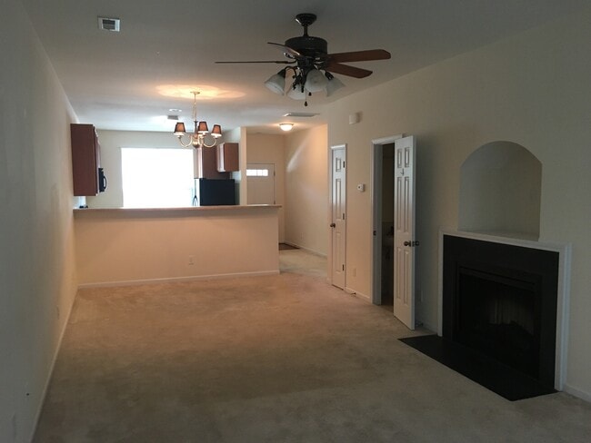 Photo - Townhouse For The Family!!