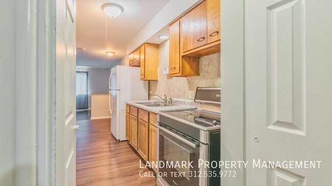 Photo - 440 W Division St