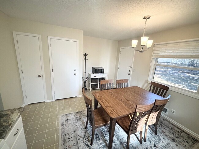 Photo - 4301 University Ave NE