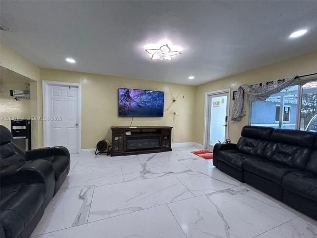 Photo - 5157 NE 5th Ave