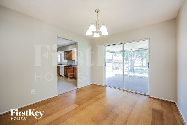 Photo - 727 SE 9th Pl