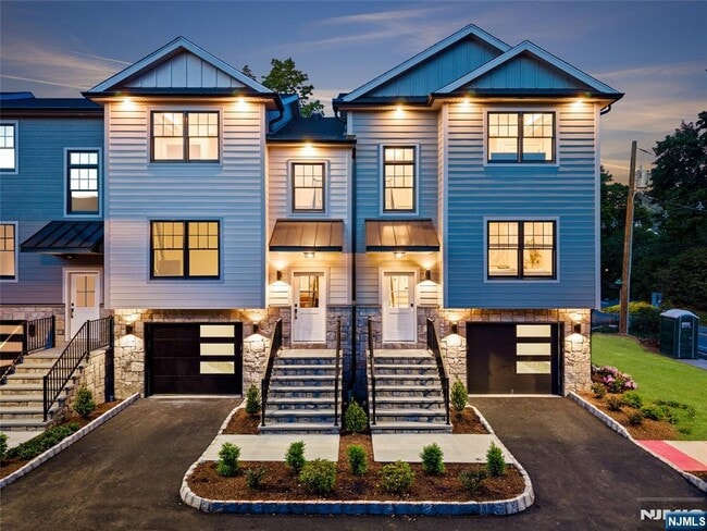 Building Photo - 72 Lake