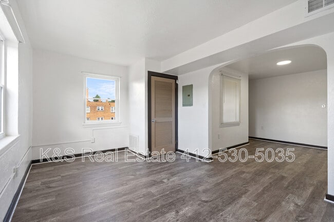 Photo - 144-144 W 9th Ave Unit 2