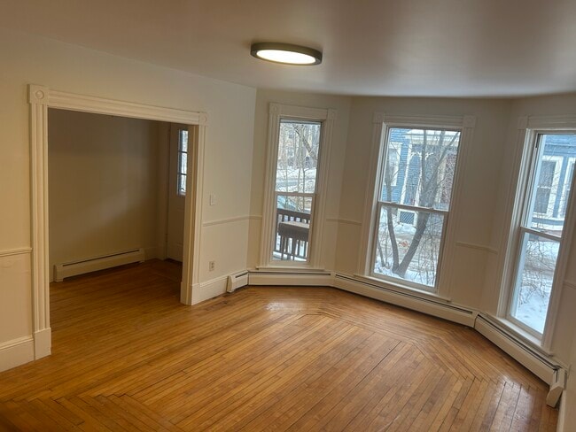 Living room - 43 Franklin St Unit 3