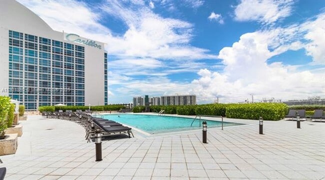 Photo - 6801 Collins Ave Unidad 6801 Collins Ave appt 320