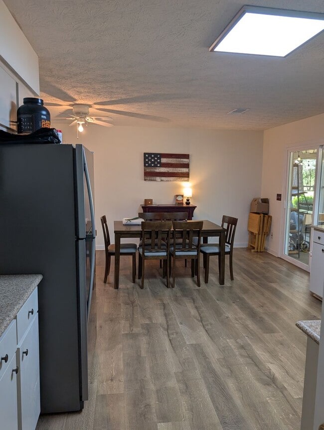 Photo - 940 Tacoma Dr