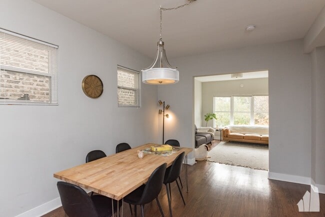 Photo - 3570 W Dickens Ave Unit 2