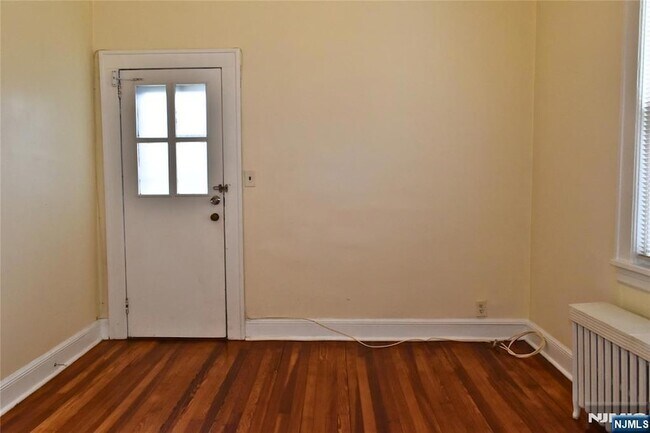 Photo - 139 Ray St Unit 2