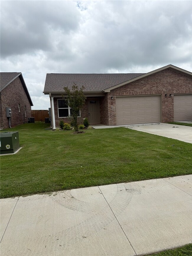 Photo - 529 NW 68th Ave