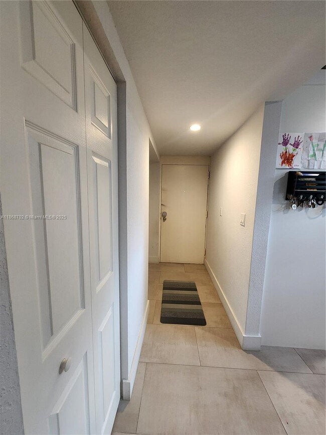 Photo - 8419 Forest Hills Dr Unit 308