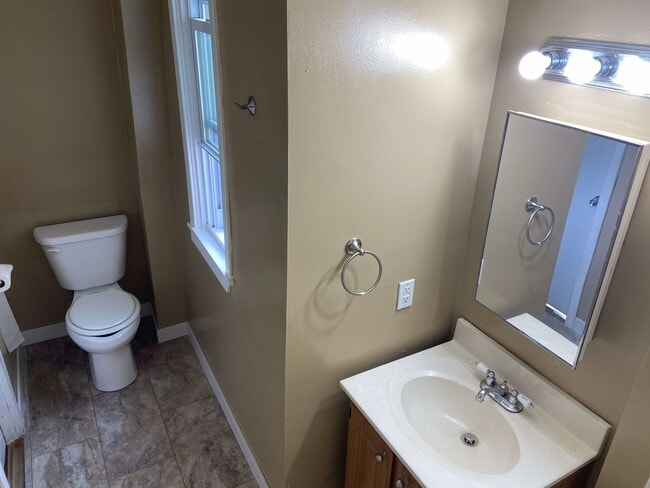 Photo - 29 Slocum St Unit 2