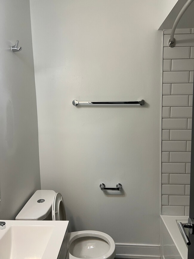 Photo - 21 Stirling Ave S Unit 8