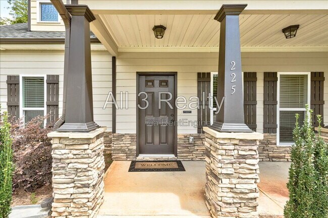 Photo - 225 Barnett Ln Ln
