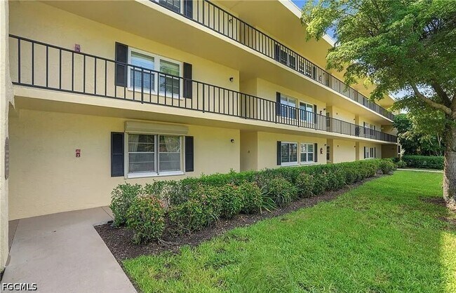 1085 Forest Lakes Dr Unit 8102