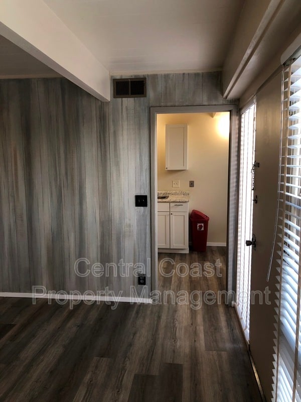 Photo - 451 Dela Vina Ave Unit 203