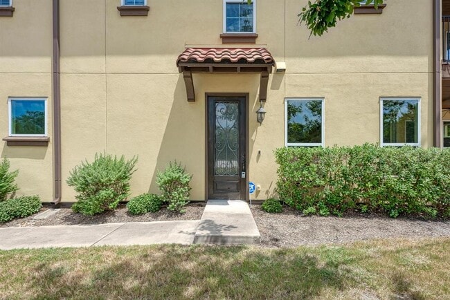 Photo - 12300 Terraza Cir Unidad TH10
