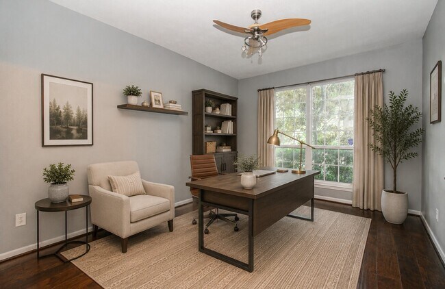 Photo - 302 Trillium Dr