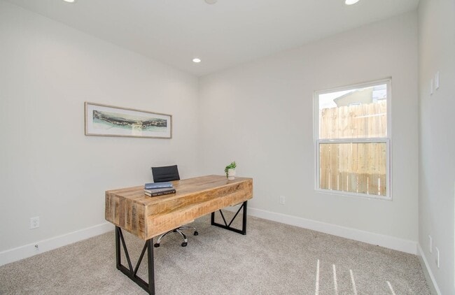 Photo - 774 Paul Quinn St