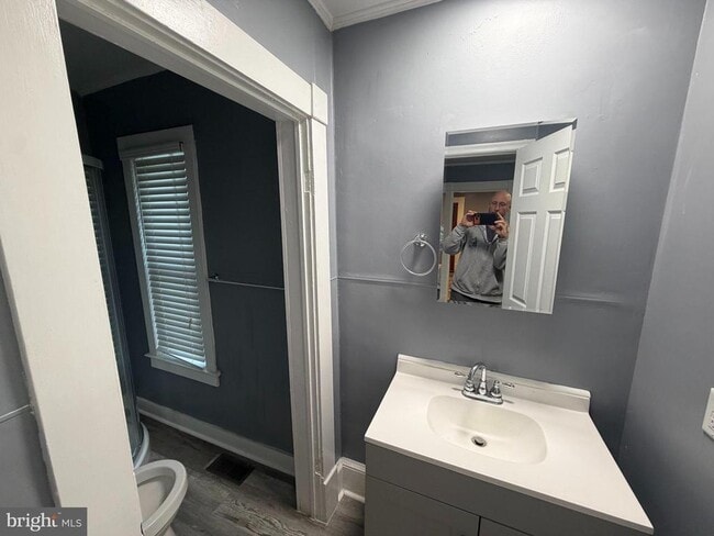 Photo - 731 Osborne Way