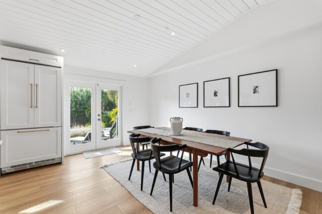 Photo - 5510 Venetian Blvd NE