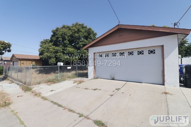 Building Photo - 3-Bedroom, 2-Bathroom w/ Garage + Washer/D... Rental