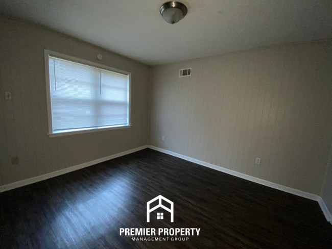 Photo - 4236 Trudy St