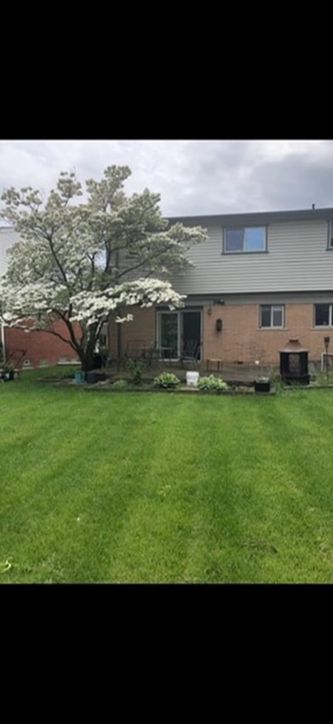 Photo - 16974 Sherborne Ave
