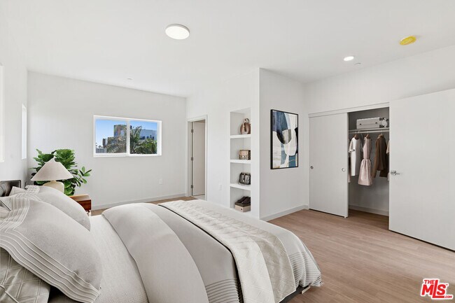 Photo - 2523 S Orange Dr