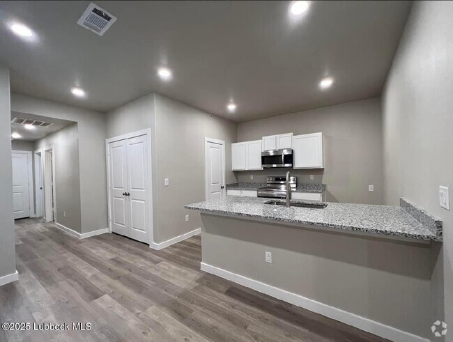 Building Photo - 2010 Bryan Ave Rental