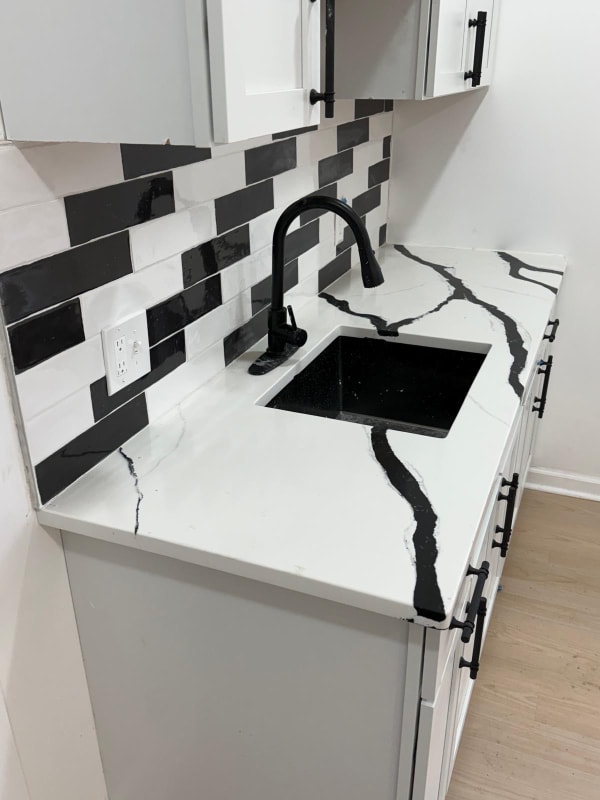 Building Photo - 1447 W 101st St