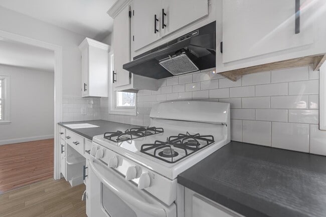 Photo - 4924 Greenwood St