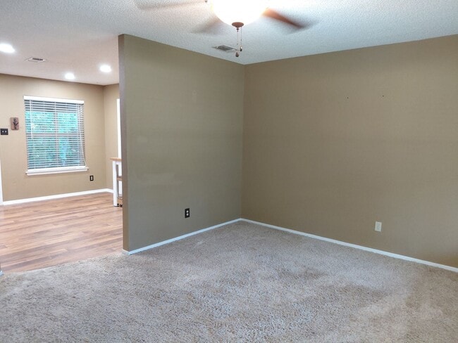 Photo - 4/2 located in Weatherford with Huge shop!